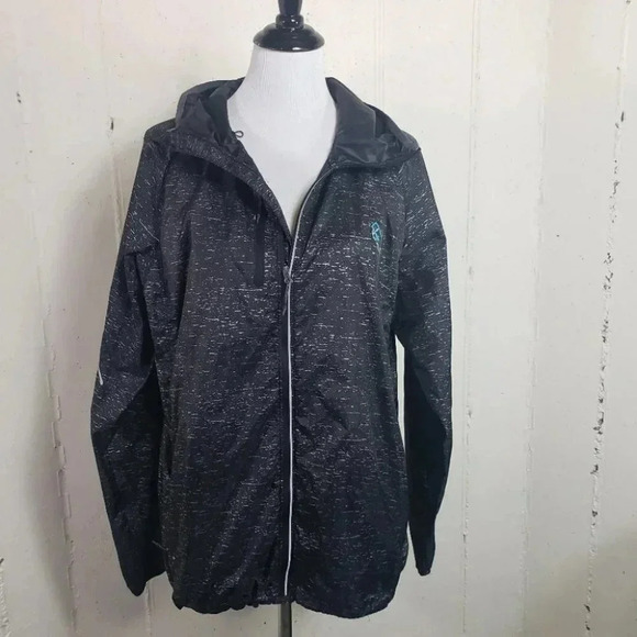 Elevate M black/white packable light‎ weight jacket